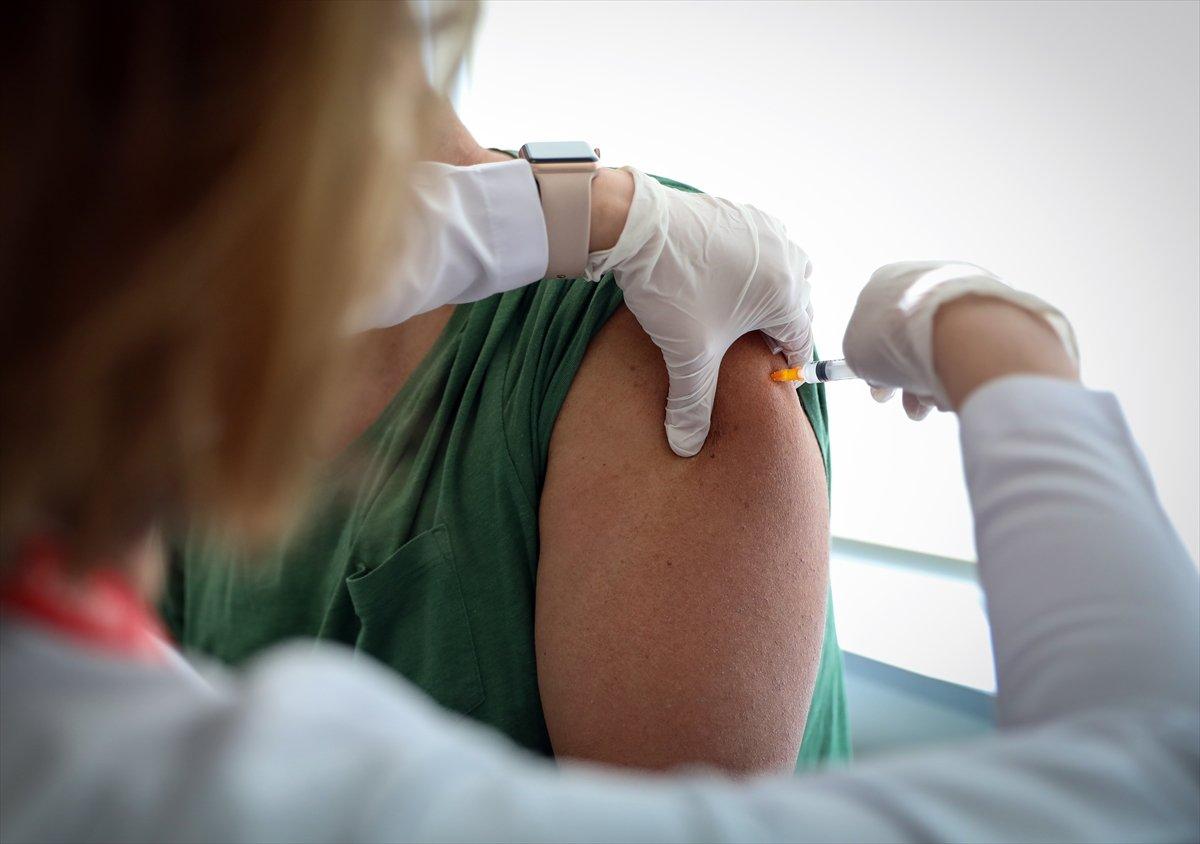 Türkiye'de aşı uygulamasında 15 milyon doz geçildi