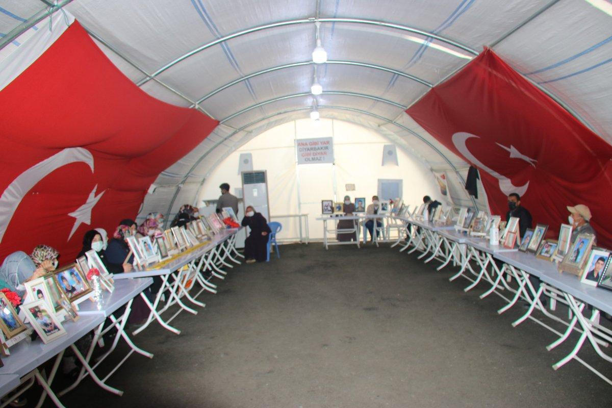 Evlat nöbetini sürdüren baba Celil Begdaş: HDP benim evimi yıktı, evladımı elimden aldı