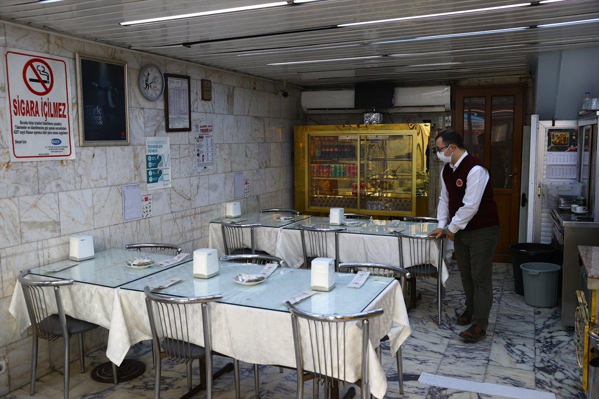 Edirne'de esnaf koronavirüs kurallarına uyuyor