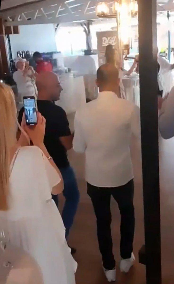 Antalya'daki yerleşik yabancılardan maskesiz parti