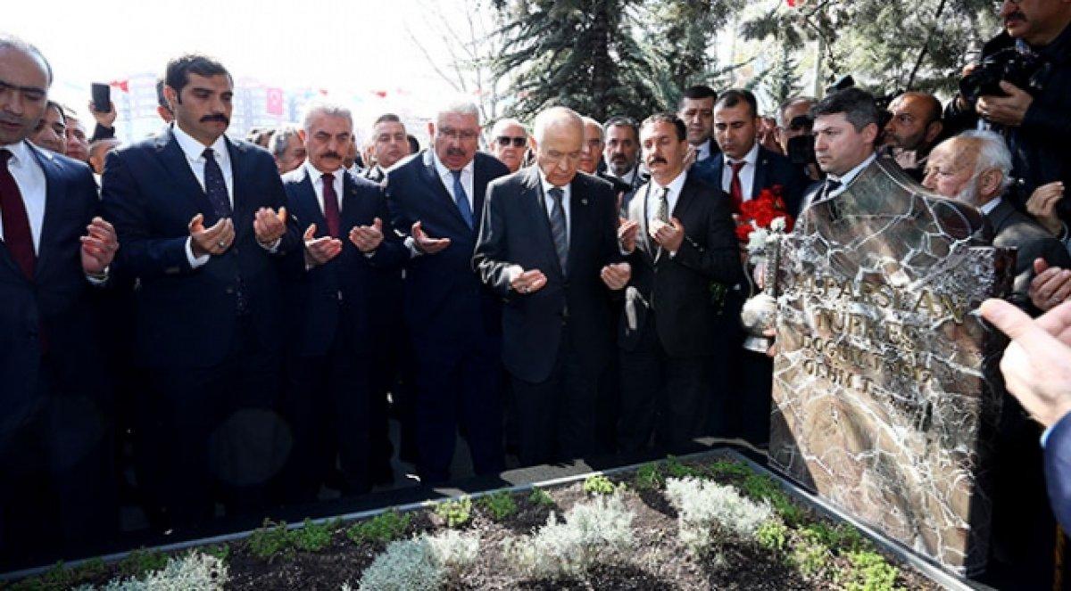 MHP, koronavirüs nedeniyle Alparslan Türkeş’i anma etkinliği yapmayacak