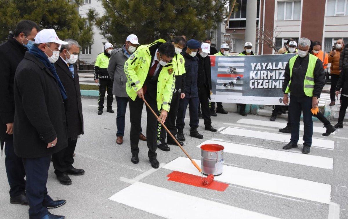 Kütahya Valisi Ali Çelik, hız sınırını bilmeyenlerin ehliyetini aldı
