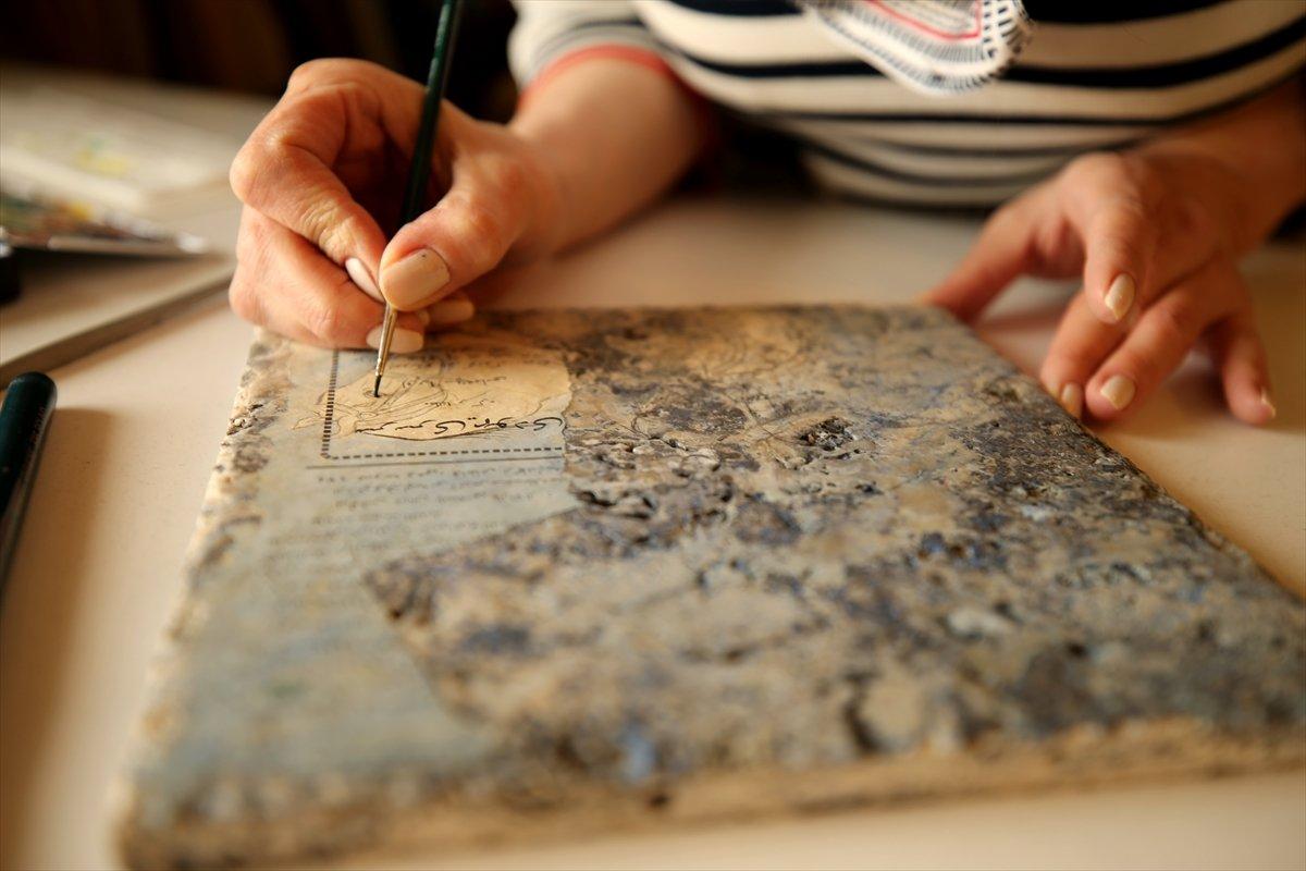 Ressam Hatice Abalı, Kapadokya'nın peri kızlarını lavdan oluşan kayaçlara resmetti