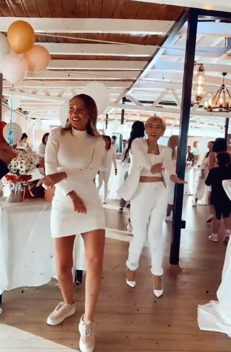 Antalya'daki yerleşik yabancılardan maskesiz parti