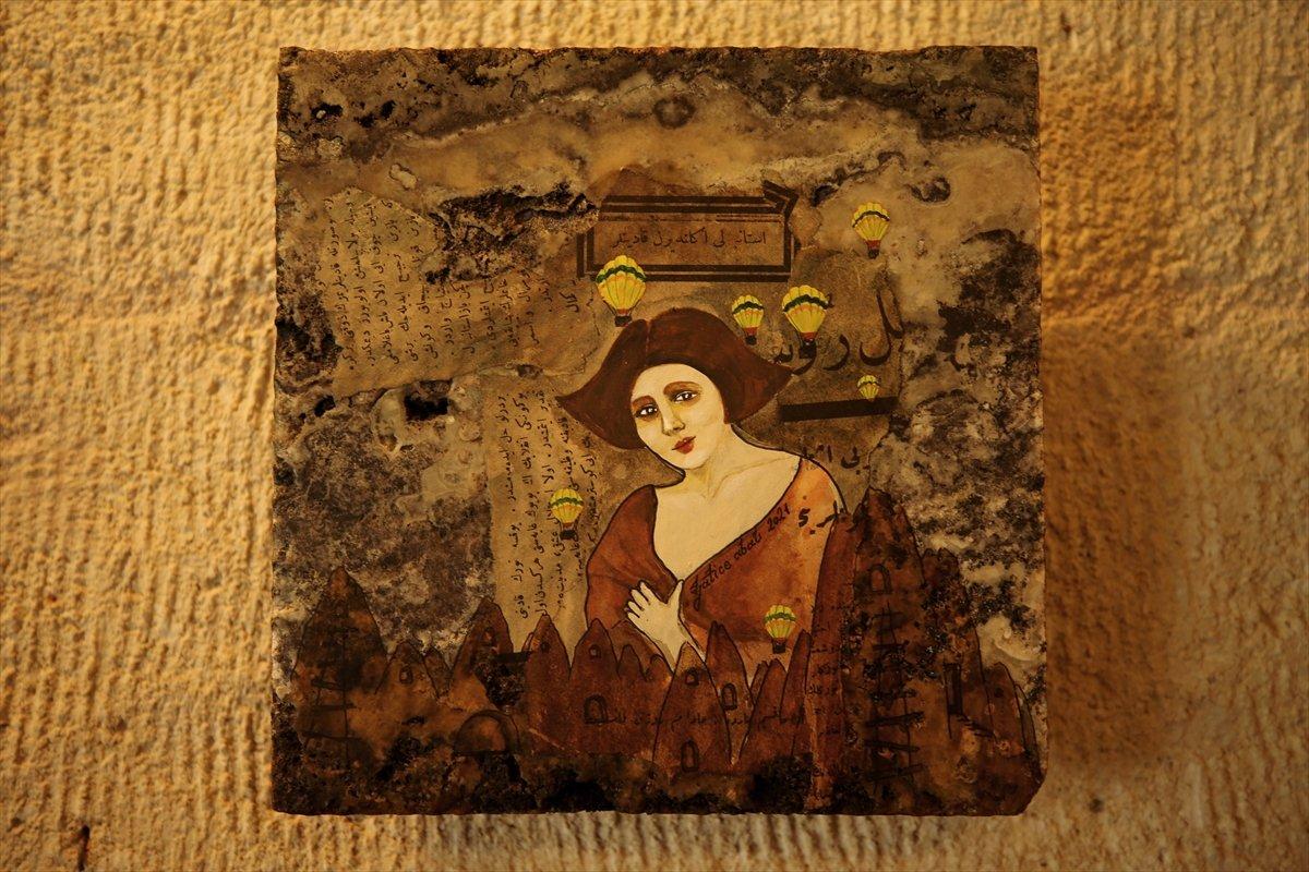 Ressam Hatice Abalı, Kapadokya'nın peri kızlarını lavdan oluşan kayaçlara resmetti