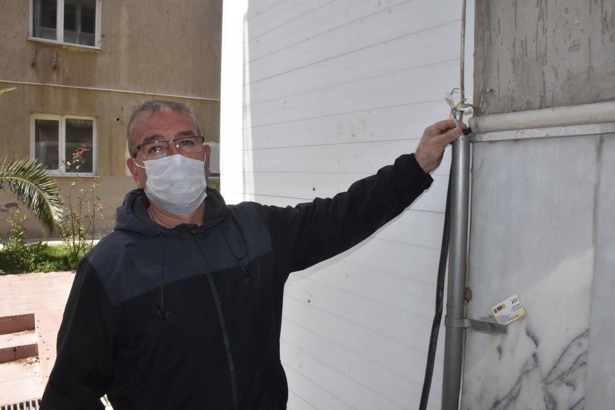 İzmir'deki depremzedelerin başı hırsızlarla dertte