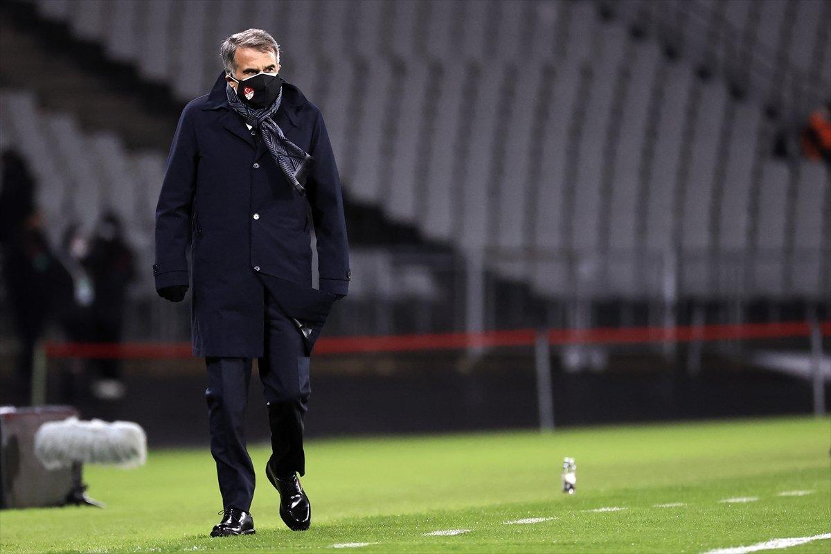 Şenol Güneş: Üzgünüz, futbol sürprizlere açık
