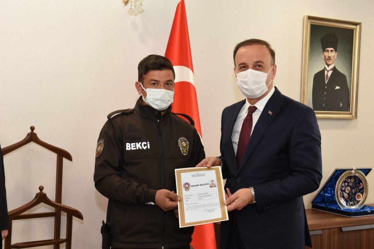 Şanlıurfa’da bekçiler başarı belgesi ile ödüllendirildi.