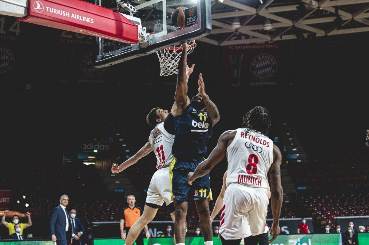 Fenerbahçe EuroLeague'de play-off'lara yükseldi