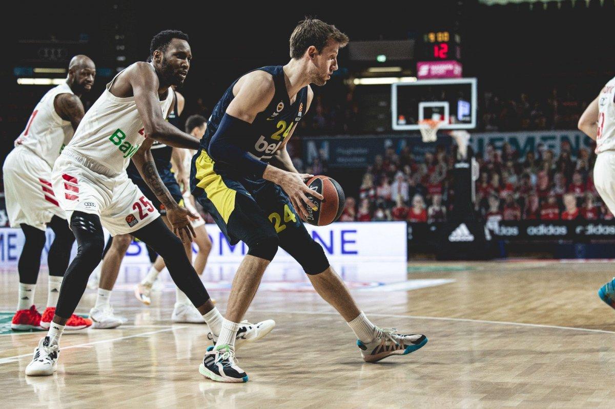 Fenerbahçe EuroLeague'de play-off'lara yükseldi