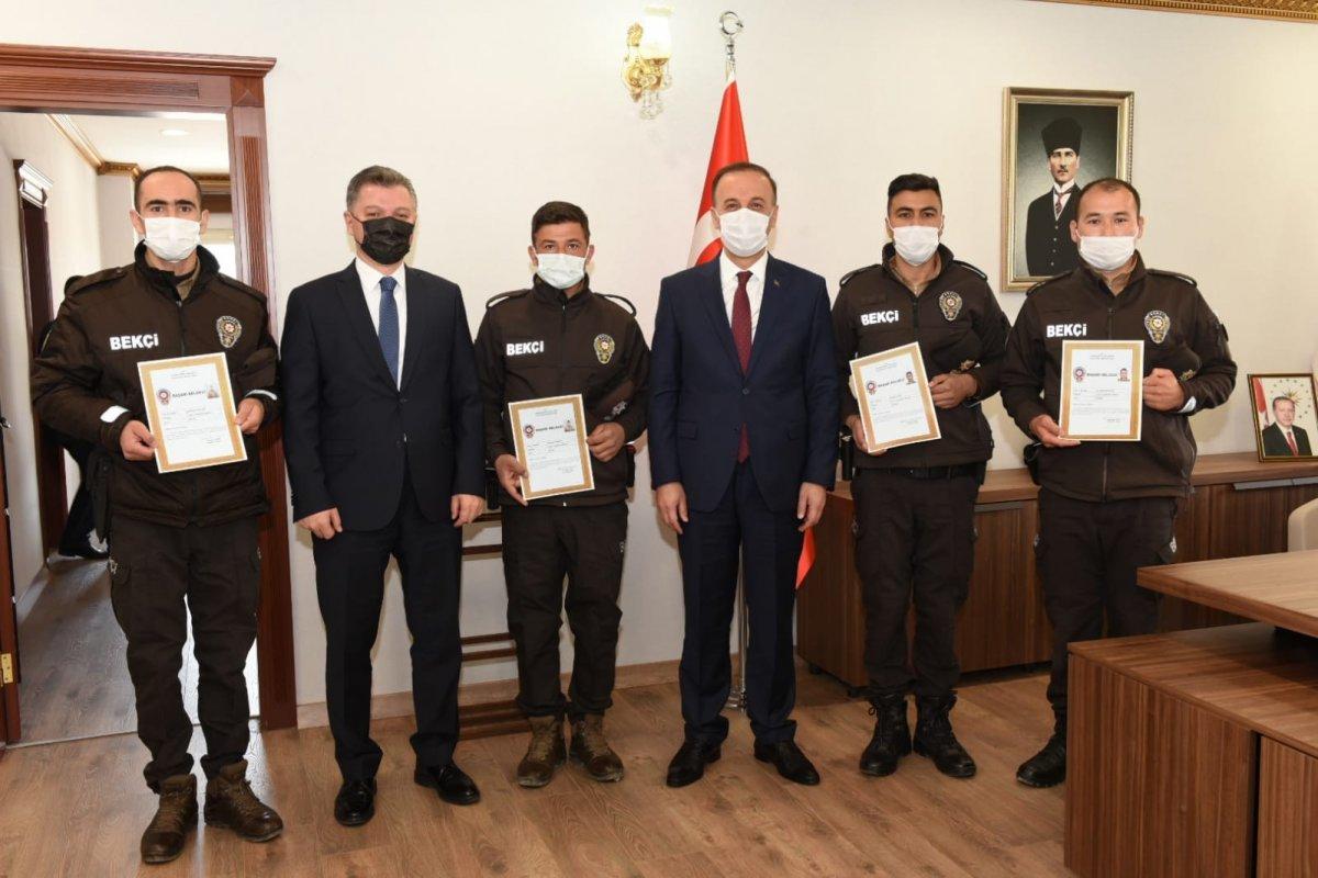Şanlıurfa’da bekçiler başarı belgesi ile ödüllendirildi.
