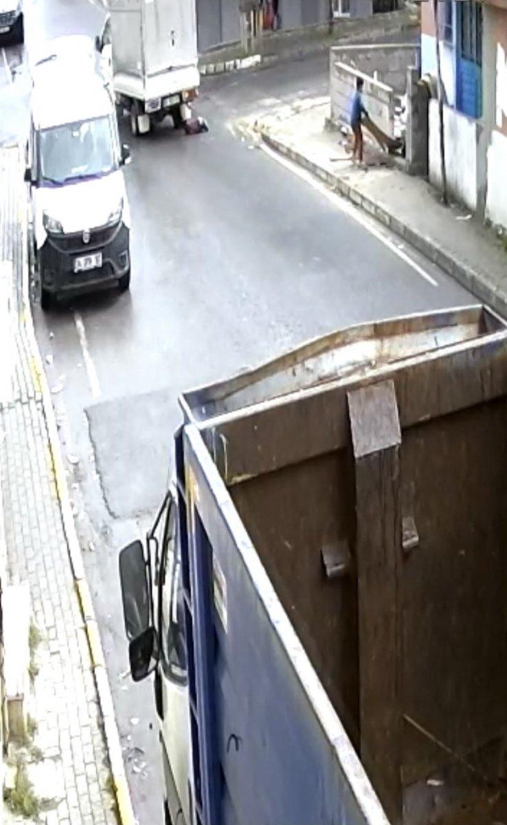 Avcılar’da 3 yaşındaki çocuğun kamyonetin altında ezilme anı