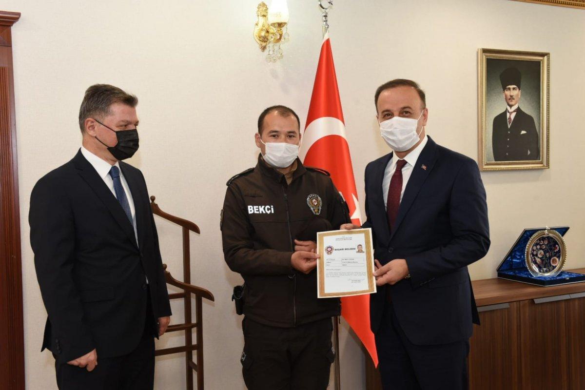 Şanlıurfa’da bekçiler başarı belgesi ile ödüllendirildi.