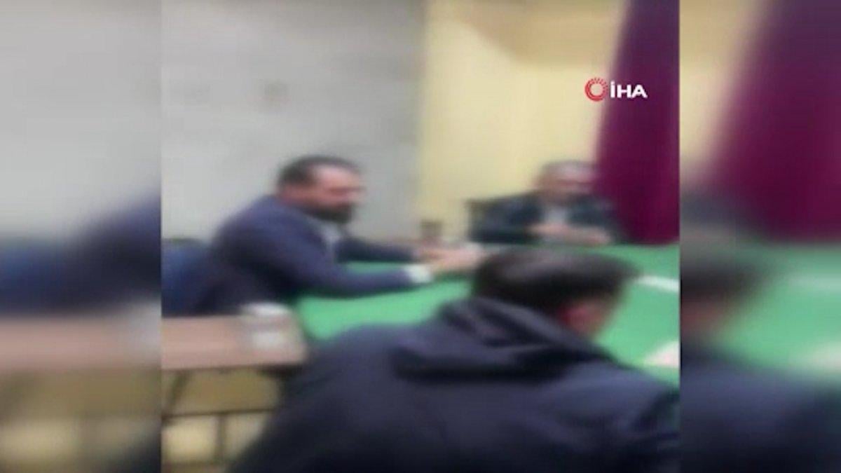 İstanbul'da polis baskınını farketmeyen kumarbazlar oyuna devam etti