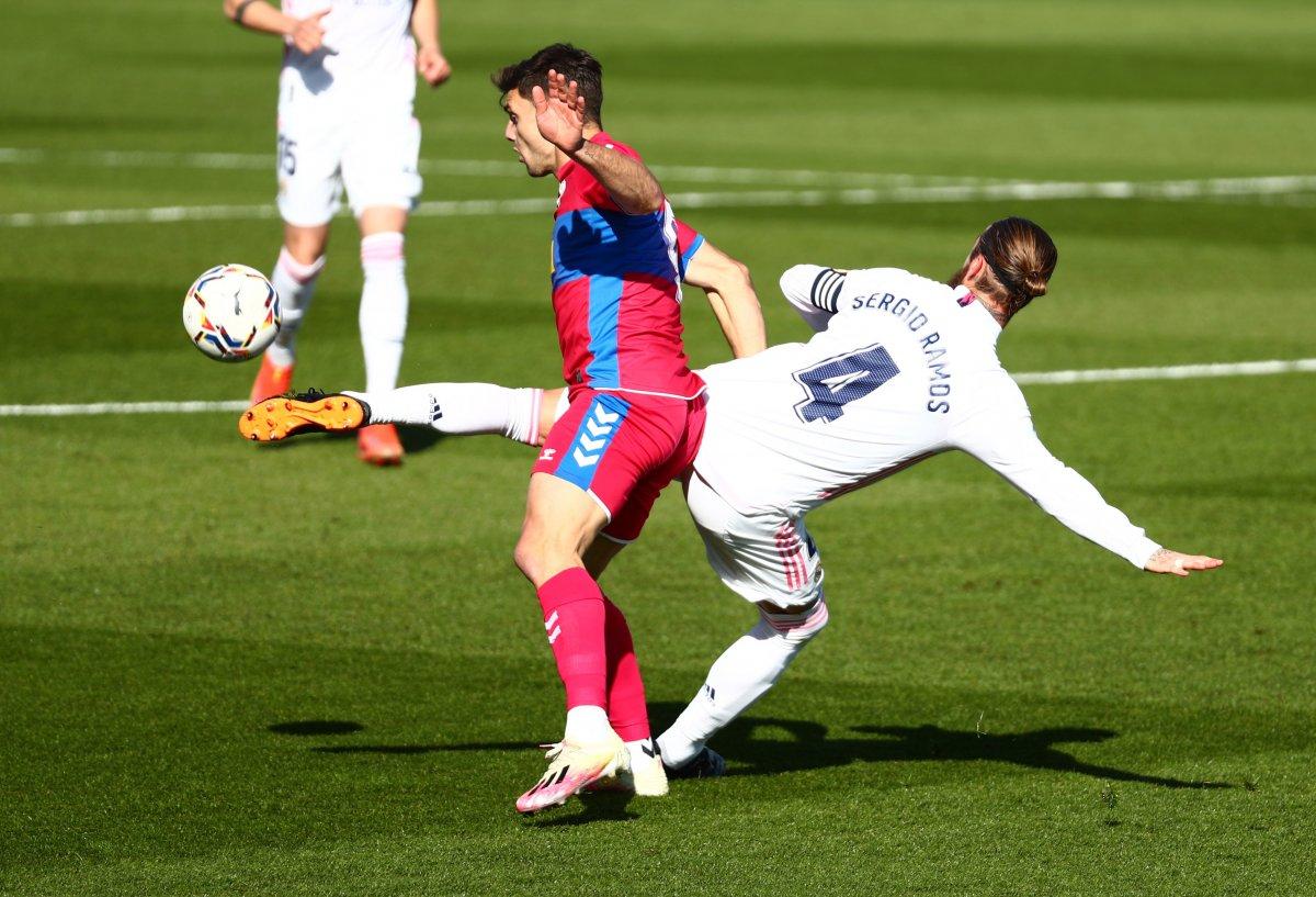 Sergio Ramos sakatlandı