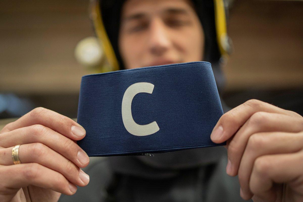 Ronaldo'nun fırlattığı pazuband yaklaşık 64 bin euroya satıldı