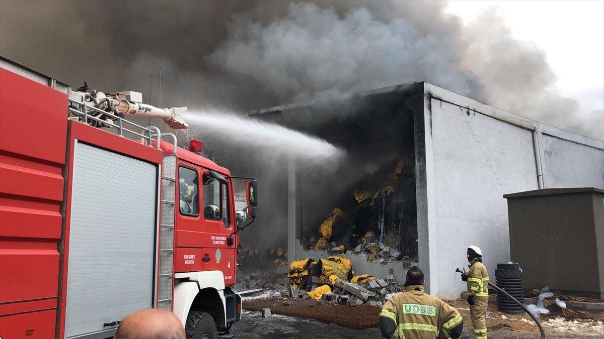 Uşak'ta iplik fabrikasında yangın çıktı