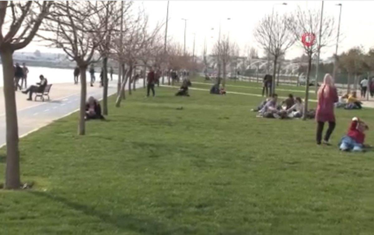 Fatih Kumkapı Sahili'nde kalabalık