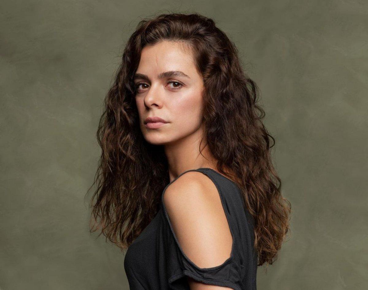 Özge Özpirinçci'nin doğum günü partisini polis bastı