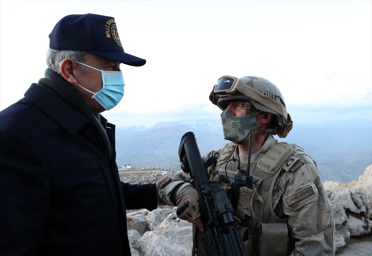 Hulusi Akar, Namaz Dağı'nda incelemelerde bulundu