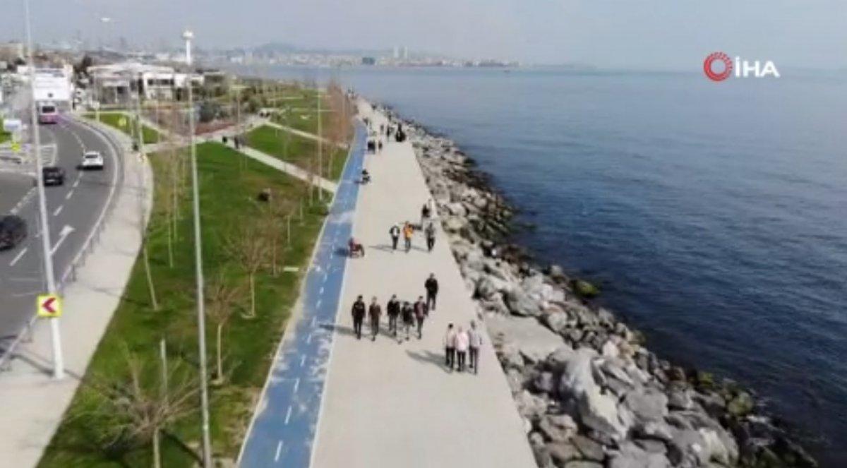 Fatih Kumkapı Sahili'nde kalabalık