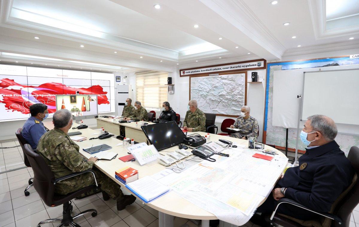 Hulusi Akar, Namaz Dağı'nda incelemelerde bulundu