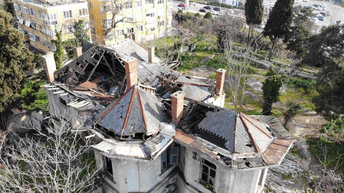 Kadıköy’deki tarihi Madam Tamara Köşkü harabeye döndü