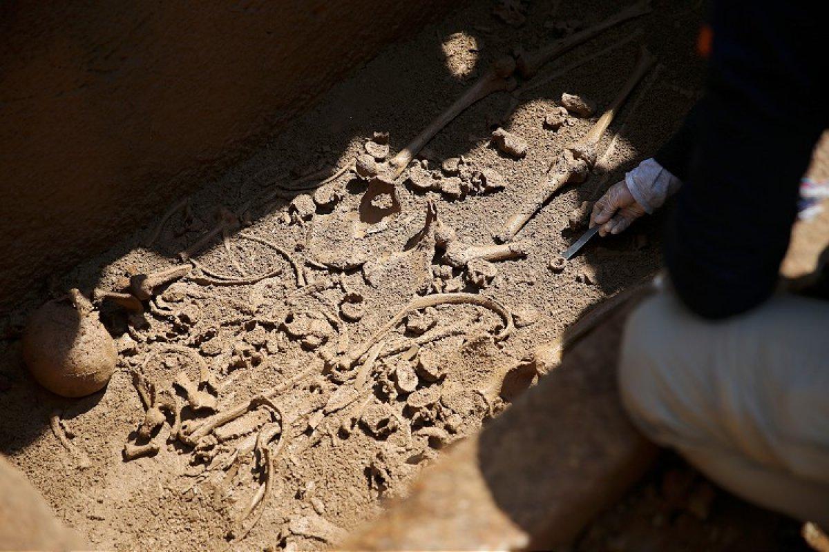 Mehmet Nuri Ersoy, Bodrum'da 2 bin 400 yıllık lahit kapağını açtı