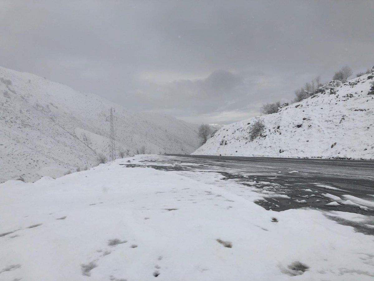 Şırnak, Nisan ayında beyaza büründü