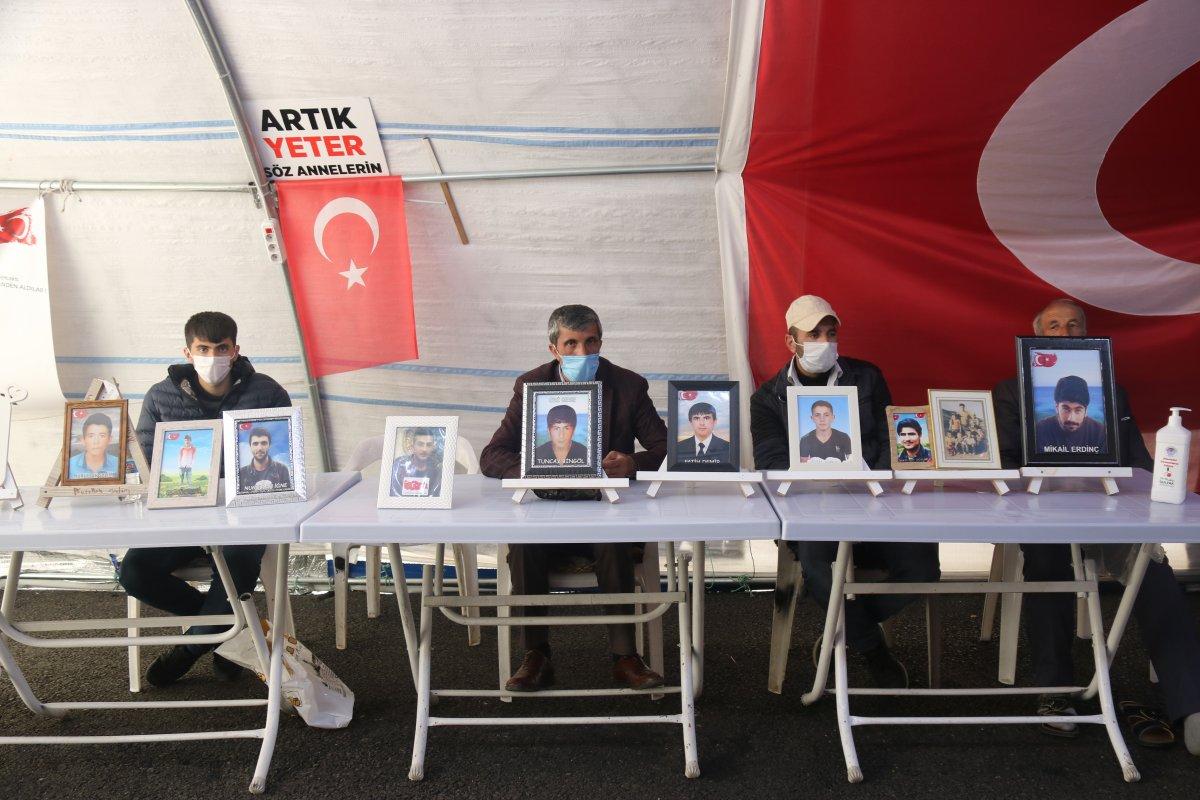 Evlat nöbetindeki acılı baba: Doğru adresteyiz