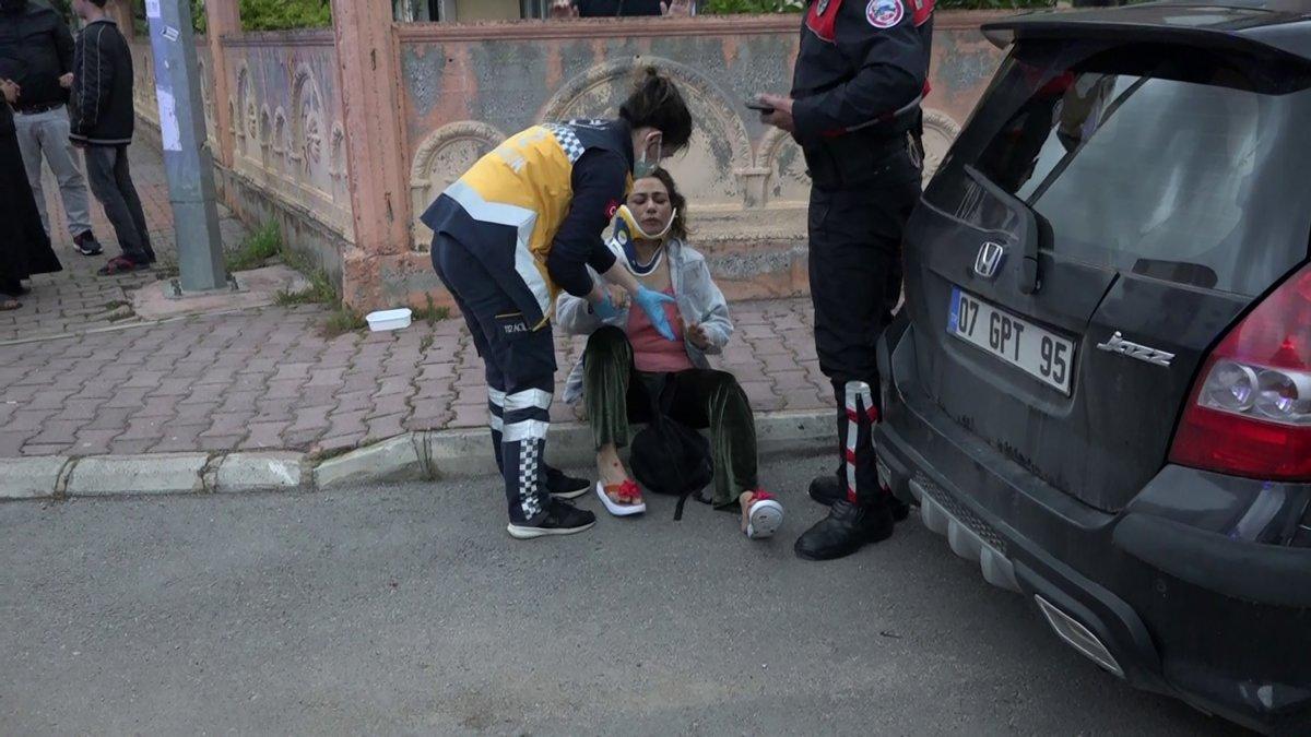 Antalya'da annesini darbedip, erkek arkadaşını bıçakladı