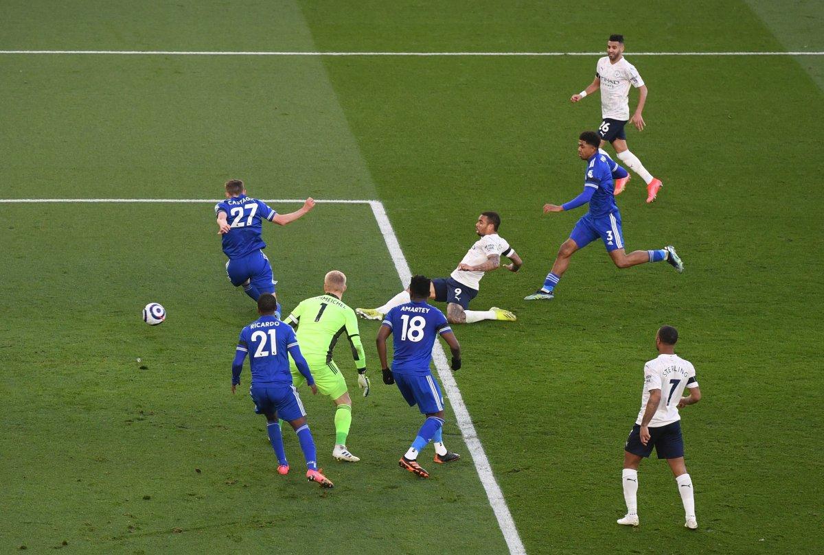 Manchester City, Leicester'ı deplasmanda 2-0 mağlup etti