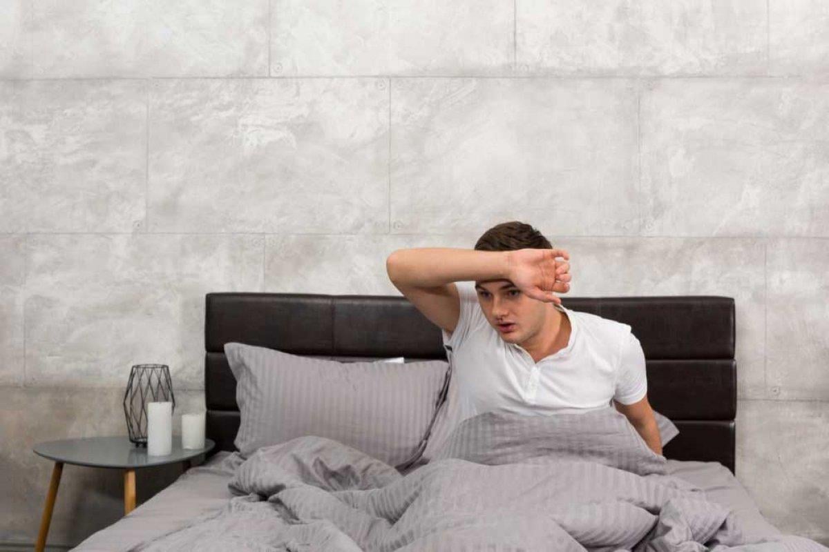 Gece terlemelerinin 10 yaygın nedeni