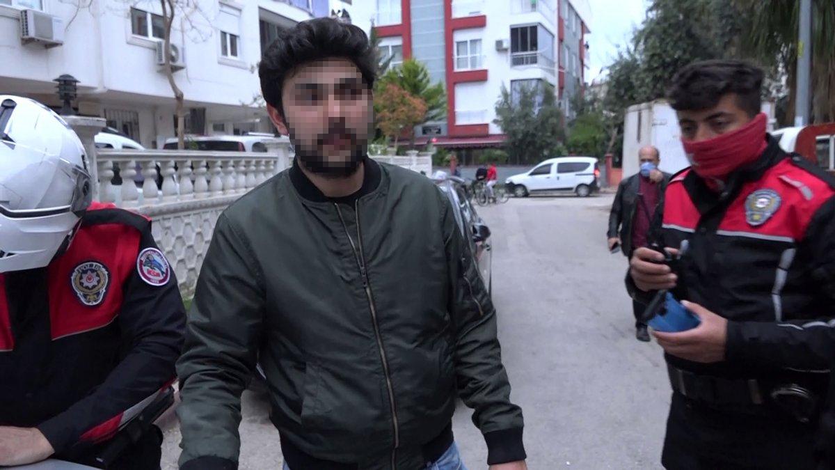 Antalya'da annesini darbedip, erkek arkadaşını bıçakladı