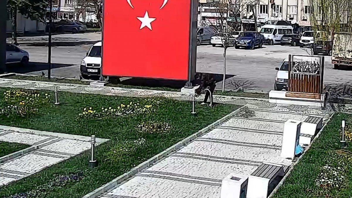 Kırklareli’nde hırsız, belediyenin yaptığı süslemeleri çaldı