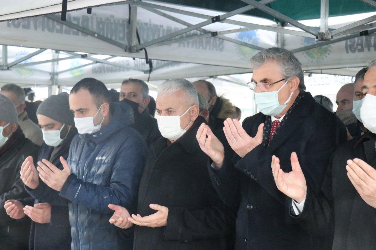 Binali Yıldırım, Sakarya’da cenaze namazına katıldı