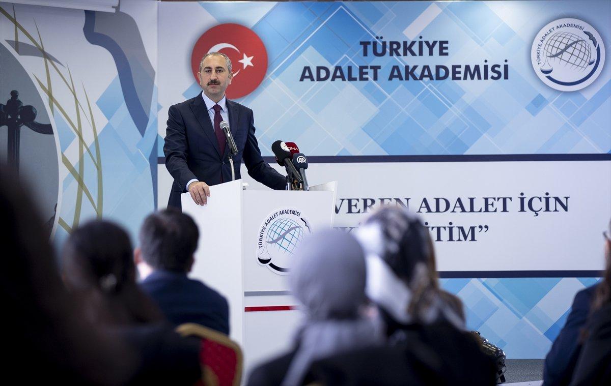 Abdulhamit Gül: Demokrasi asla geriye gitmeyecek