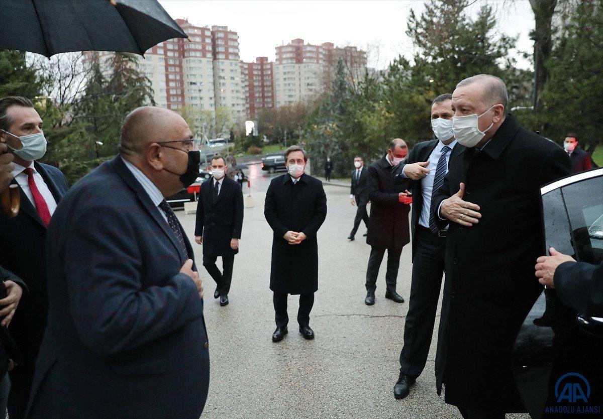 Cumhurbaşkanı Erdoğan'dan Alparslan Türkeş'in kabrine ziyaret