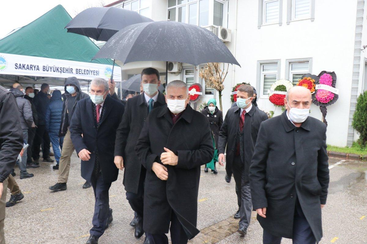 Binali Yıldırım, Sakarya’da cenaze namazına katıldı