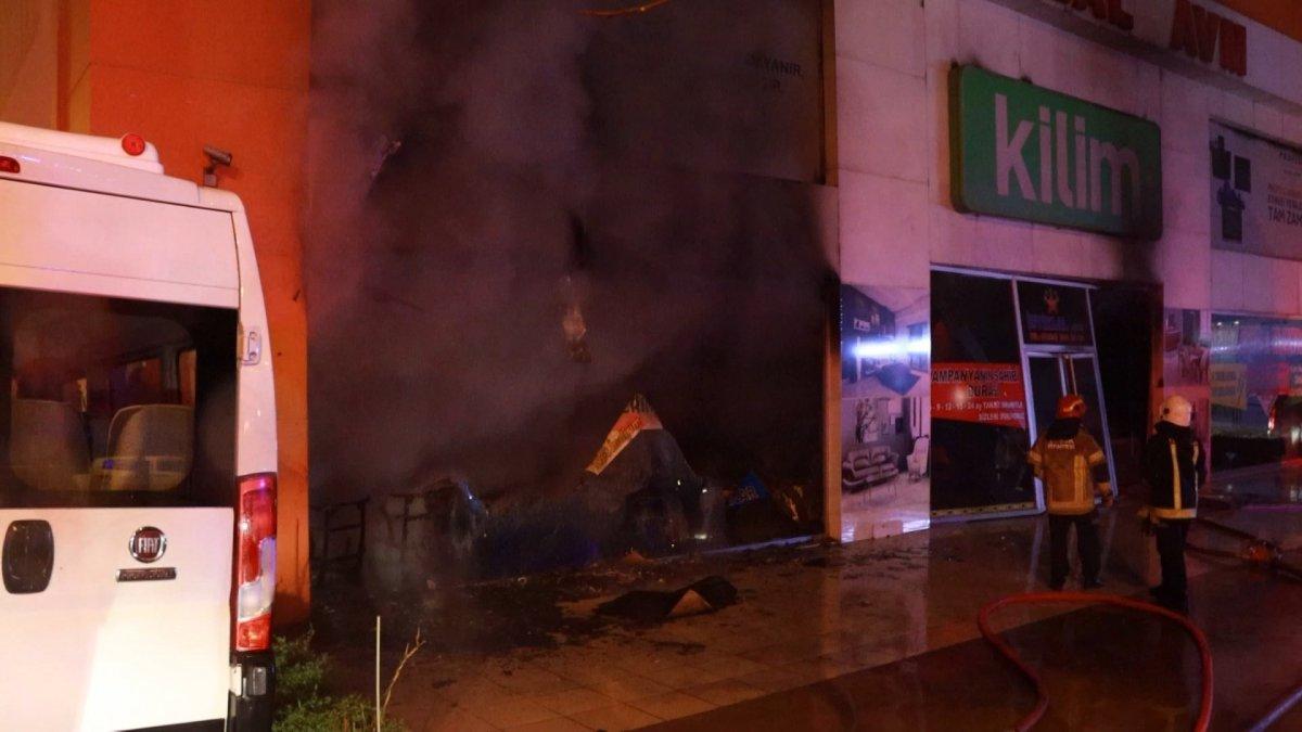 Bursa’da mobilya atölyesinde yangın çıktı