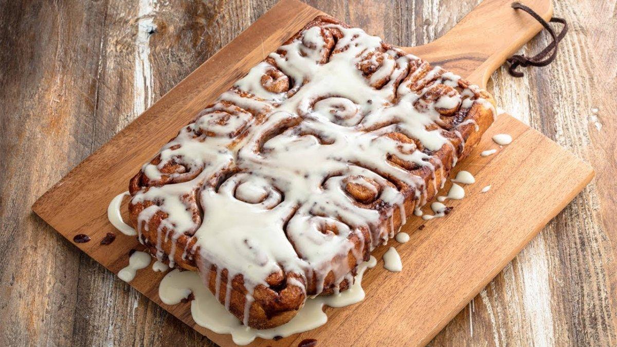 Tarçınlı Rulo Çörek: Cinnamon Rolls nasıl yapılır? Nefis sosuyla tarçınlı rulo tarifi..