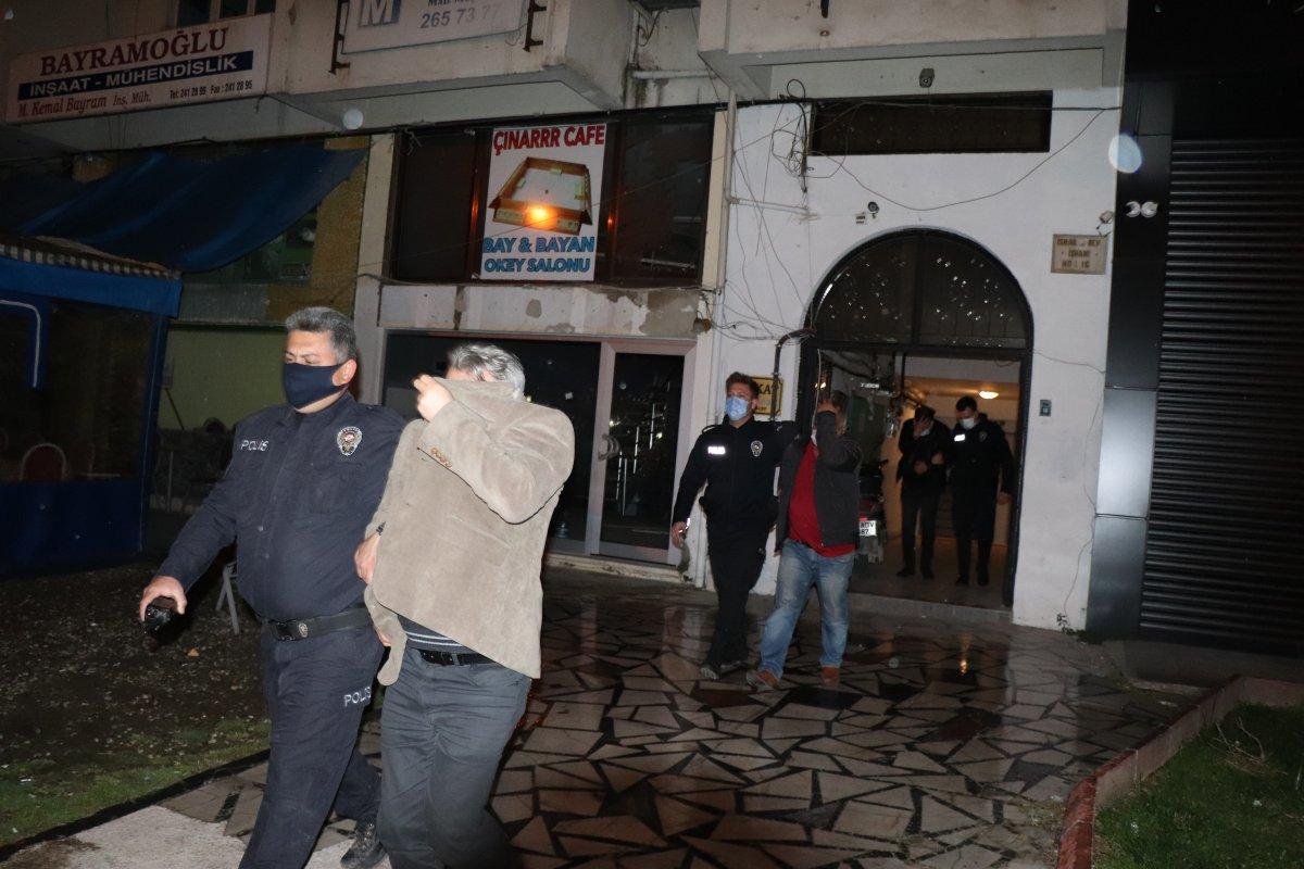 Denizli’de kumar oynanan dernek görünümlü iş yerine baskın