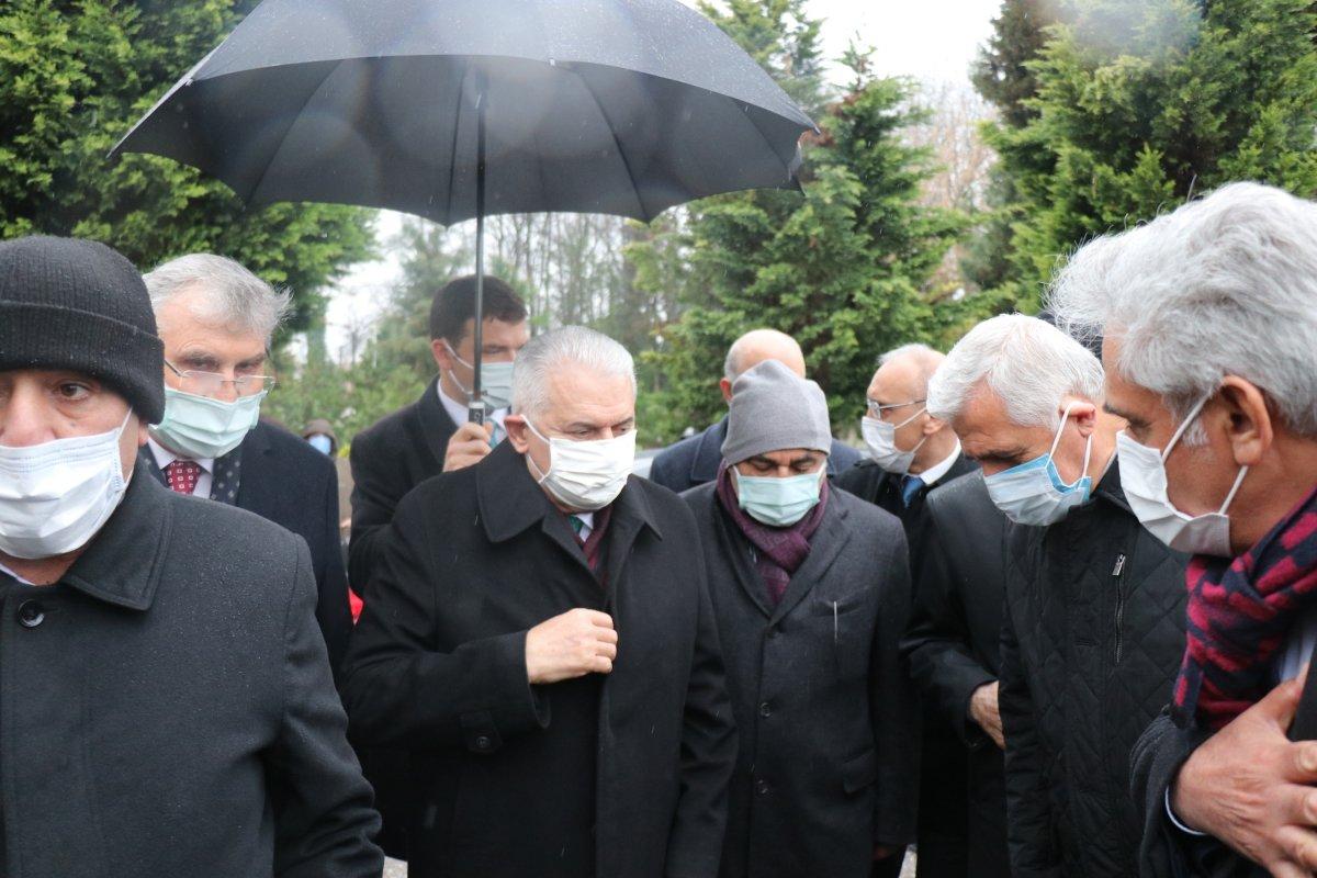 Binali Yıldırım, Sakarya’da cenaze namazına katıldı
