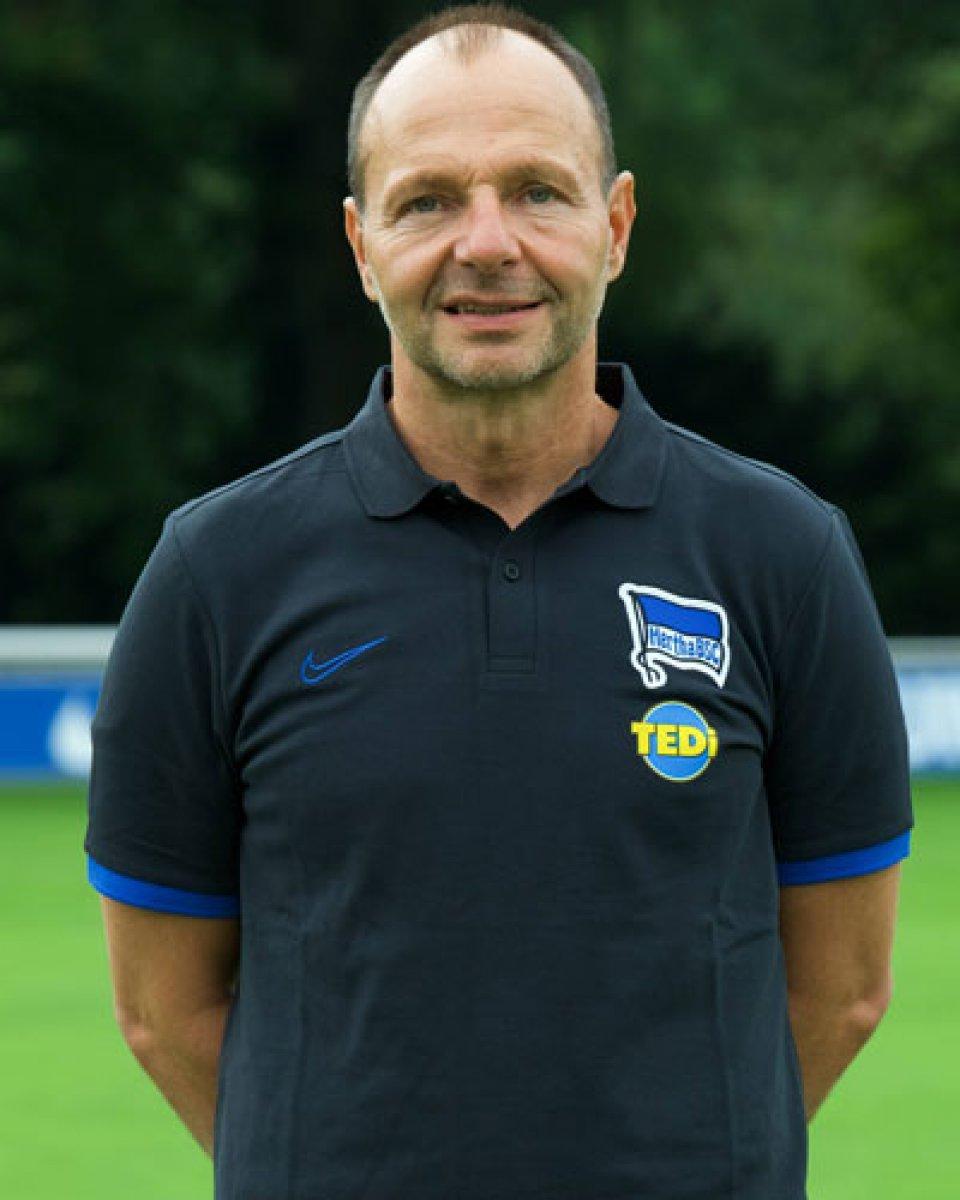 Peter Gulacsi'nin eşcinsellere destek vermesine ülkesinden tepki