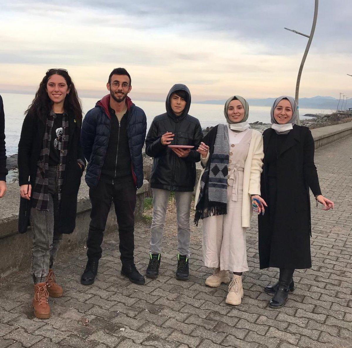 Rize’de 4 genç, kendilerini astronota benzeterek kısa videolar çekiyor