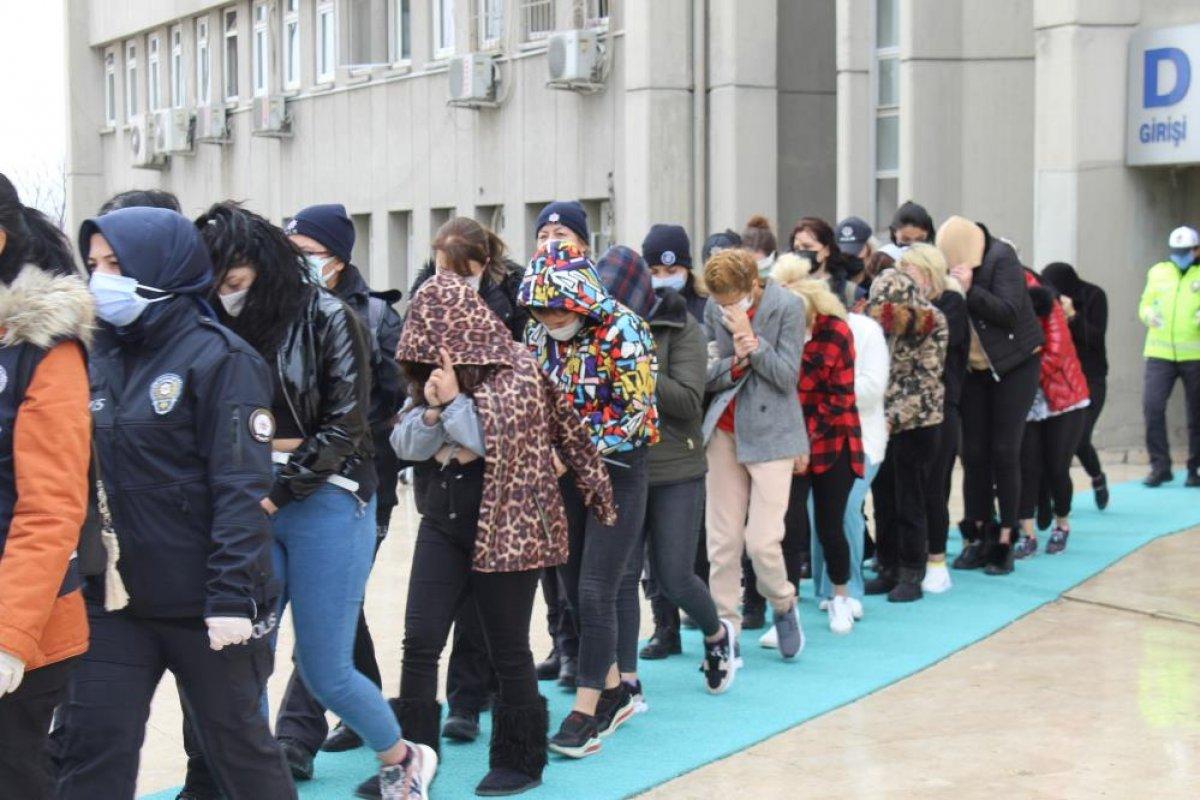 Ankara merkezli 3 ilde 'yarası kız' operasyonu: 125 gözaltı