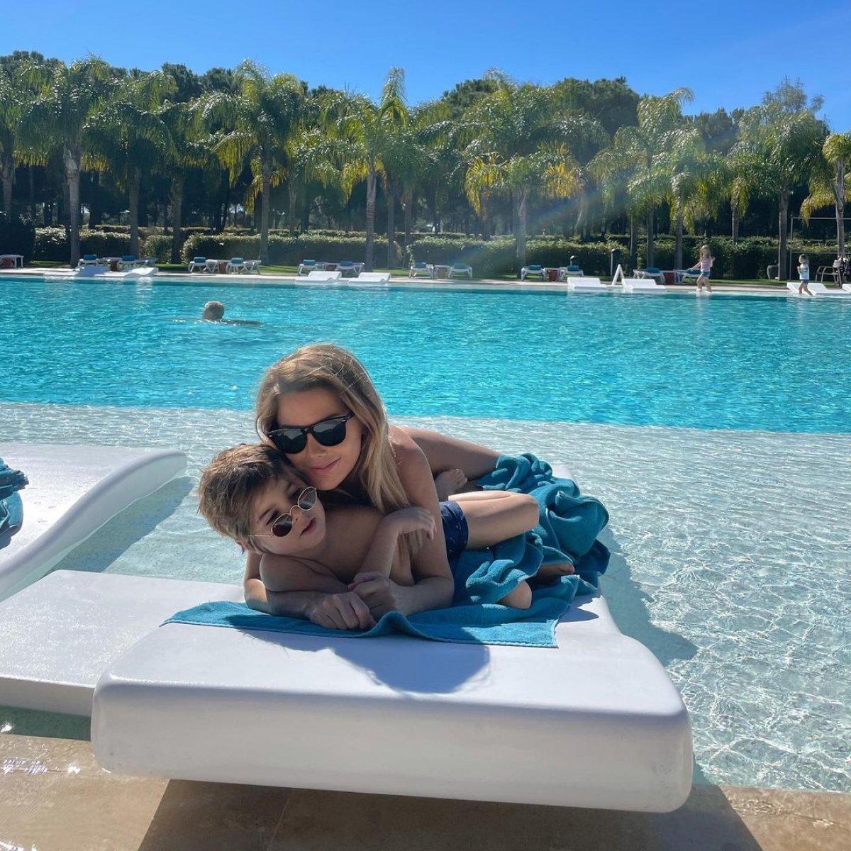 Ece Erken oğlunun doğum gününü kutladı