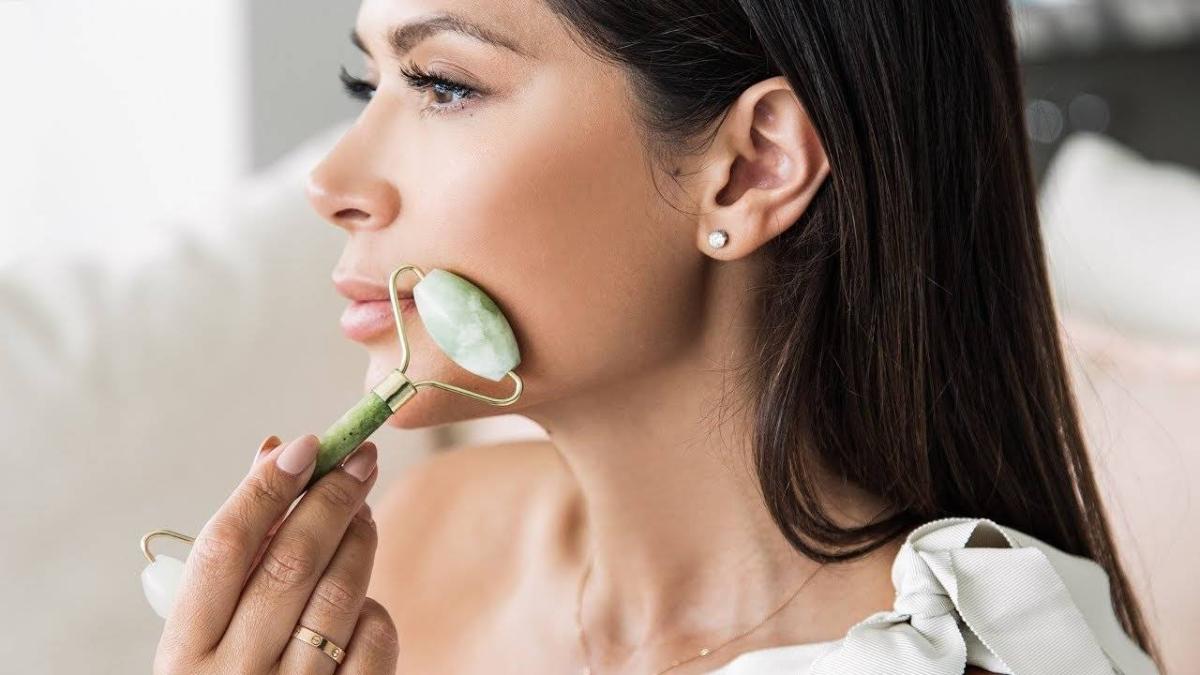 Yüz silindiri ile masaj yapmanın 6 faydası