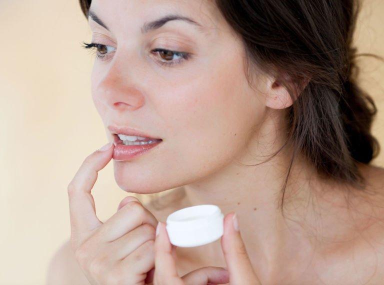 Dudak kremini sık kullanmanın olumsuz 4 etkisi