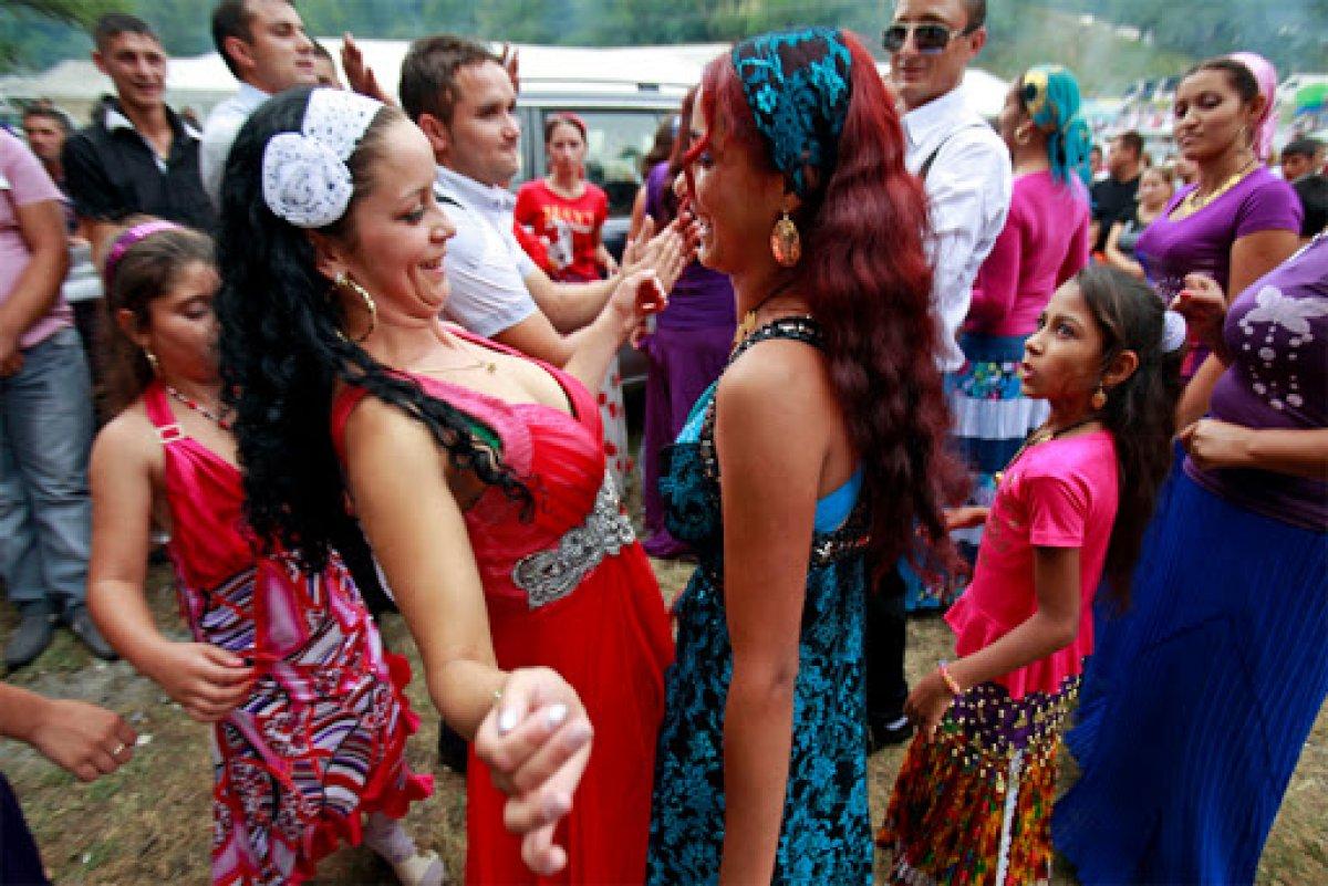 8 Nisan Dünya Romanlar Günü: Romanlar aslında kimdir?